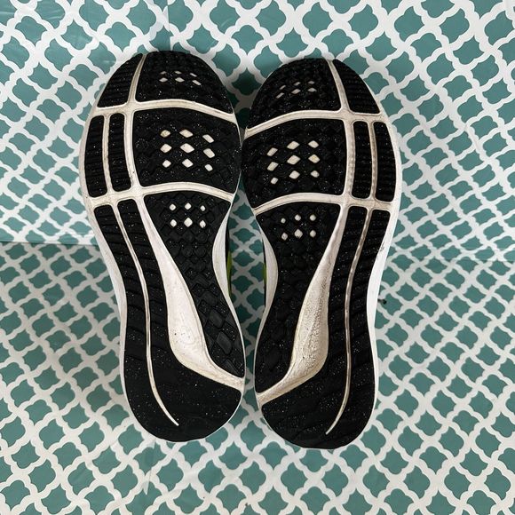 Nike Air Zoom Pegasus 39 NN Black/Volt-Barely Volt DM4015-002 Size 7Y - Picture 5 of 10